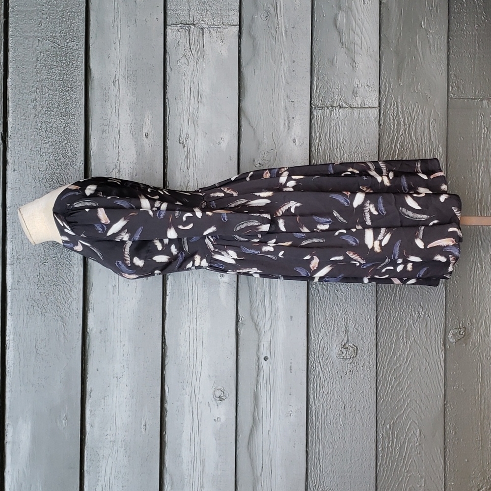 Women's Dress - Picture 2 of 10